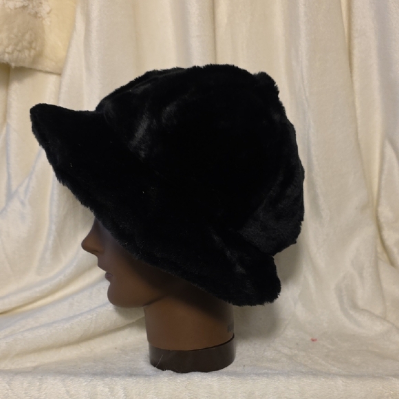 Source Unknown Black Faux Fur Hat - Picture 2 of 7